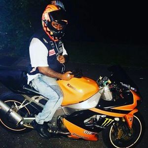 Meet your Posher, Derrick